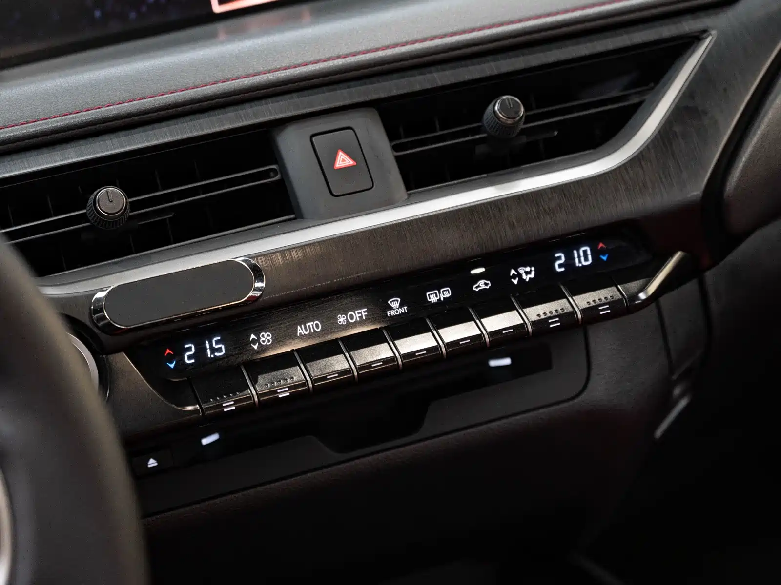 Photo 16 - Lexus UX