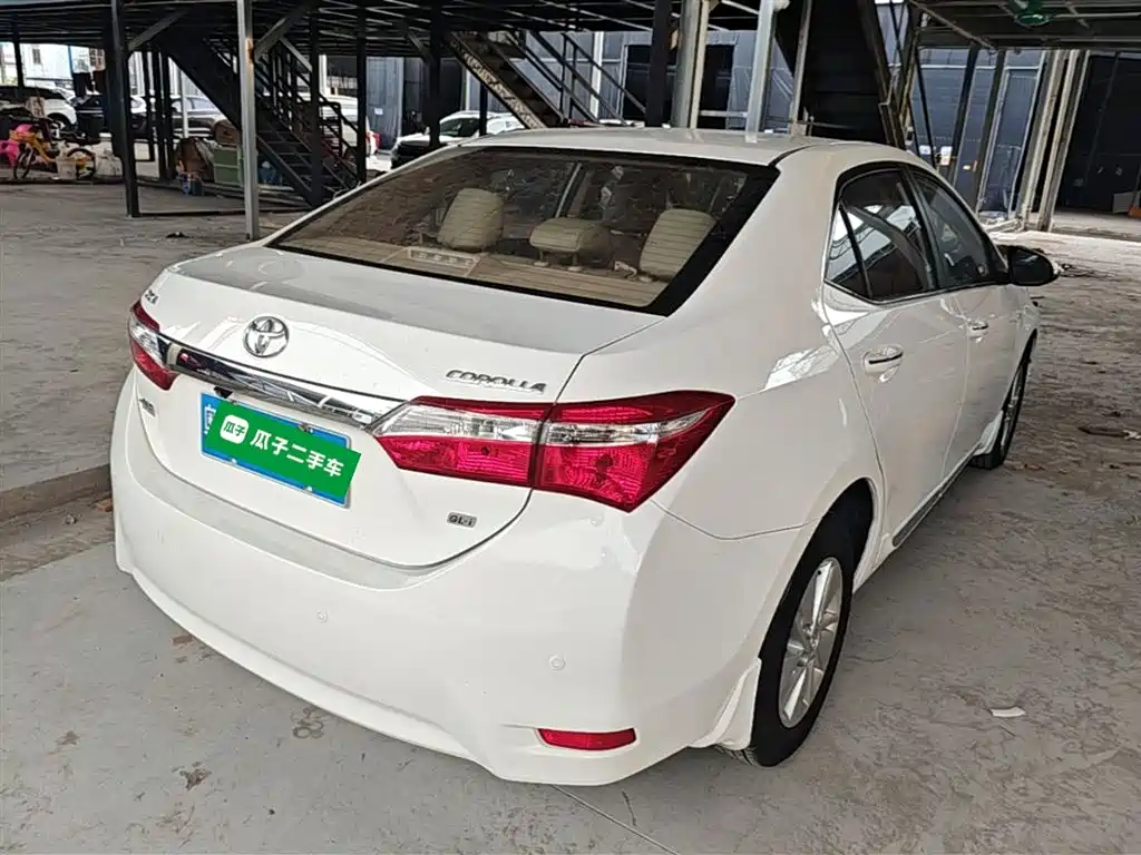 Toyota Corolla 2014 1.6L CVT GL-i фото 7