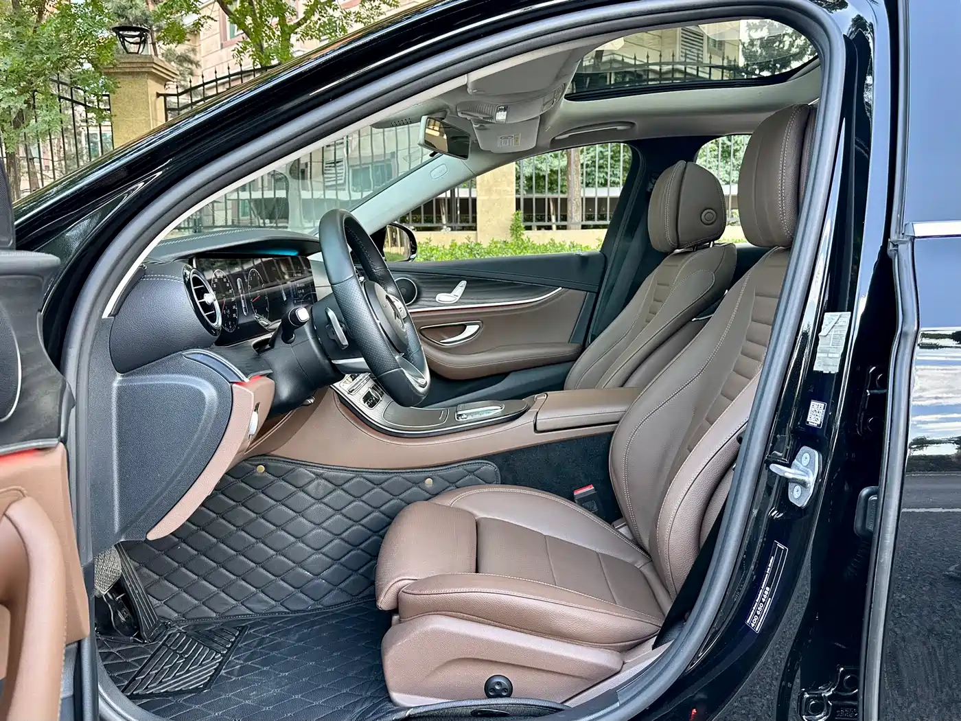 Mercedes-Benz E-Class 2020 Model E 260 L Sport фото 6