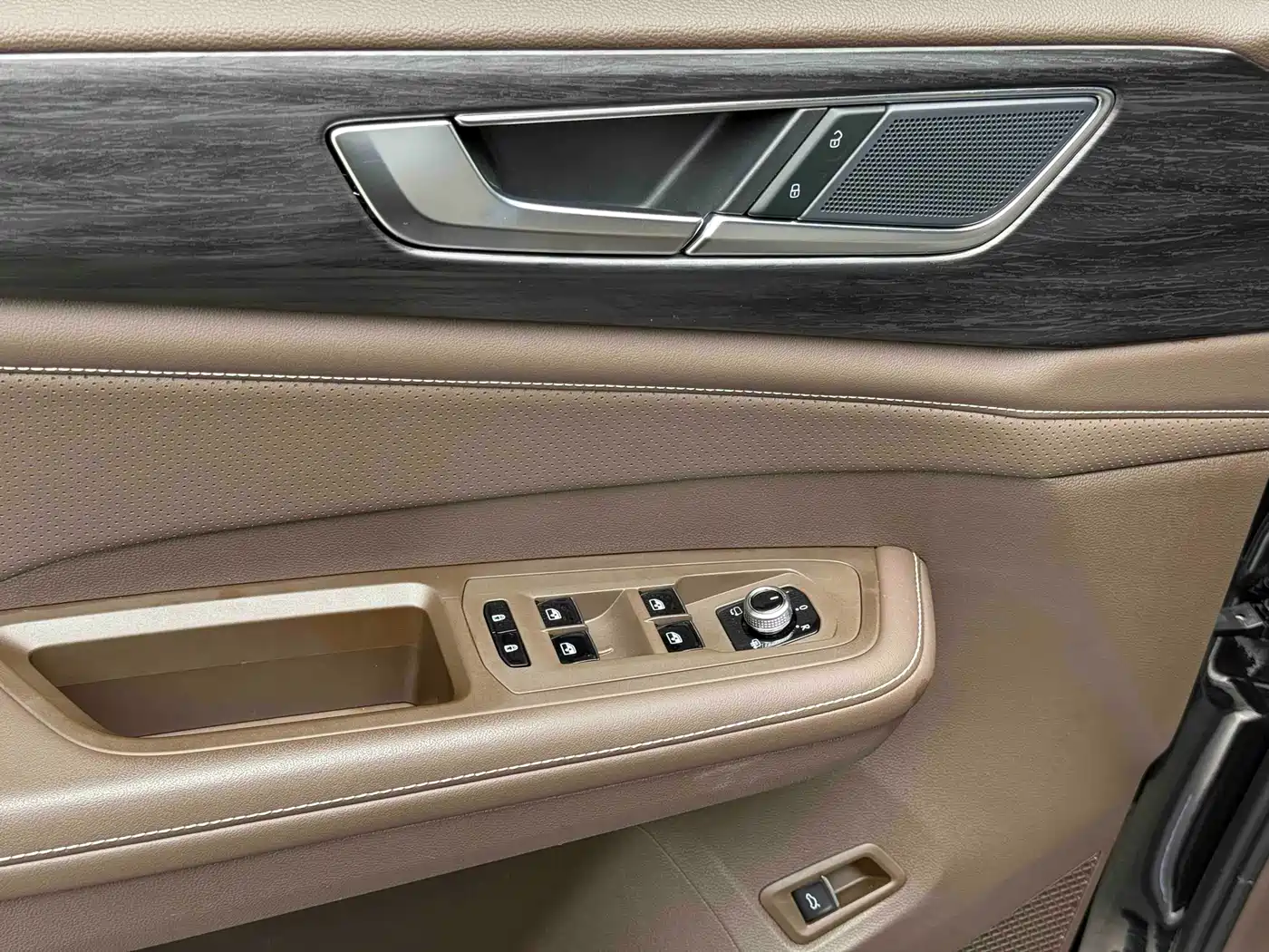 Volkswagen Viloran 2023 330TSI Luxury Edition фото 10