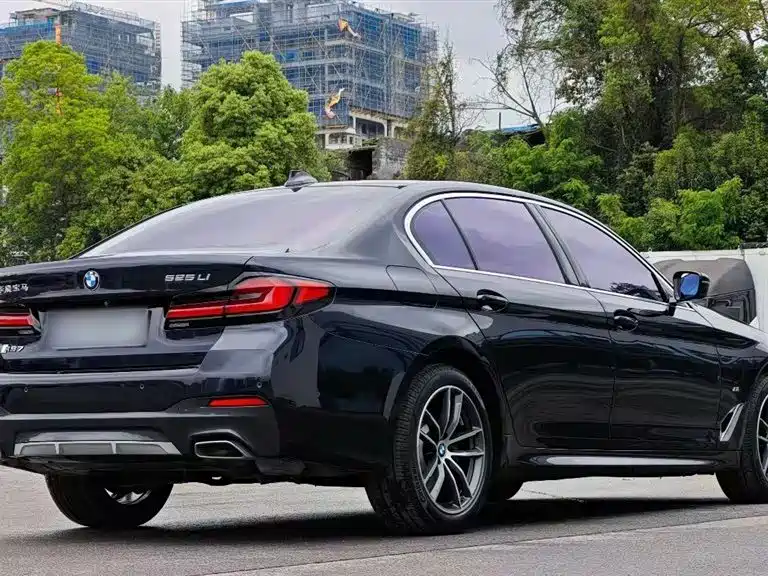 BMW 5-SERIES