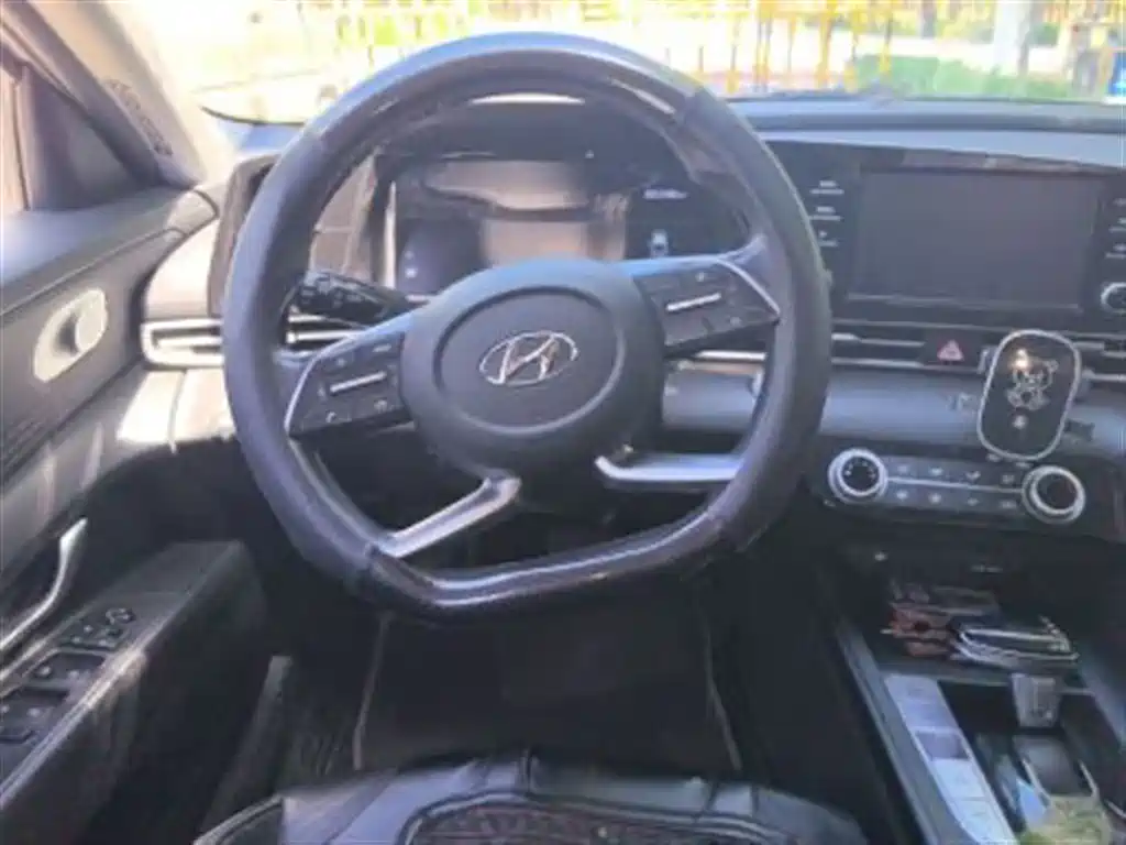 Hyundai Elantra 2021 1.5L CVT GLX Elite Edition фото 13