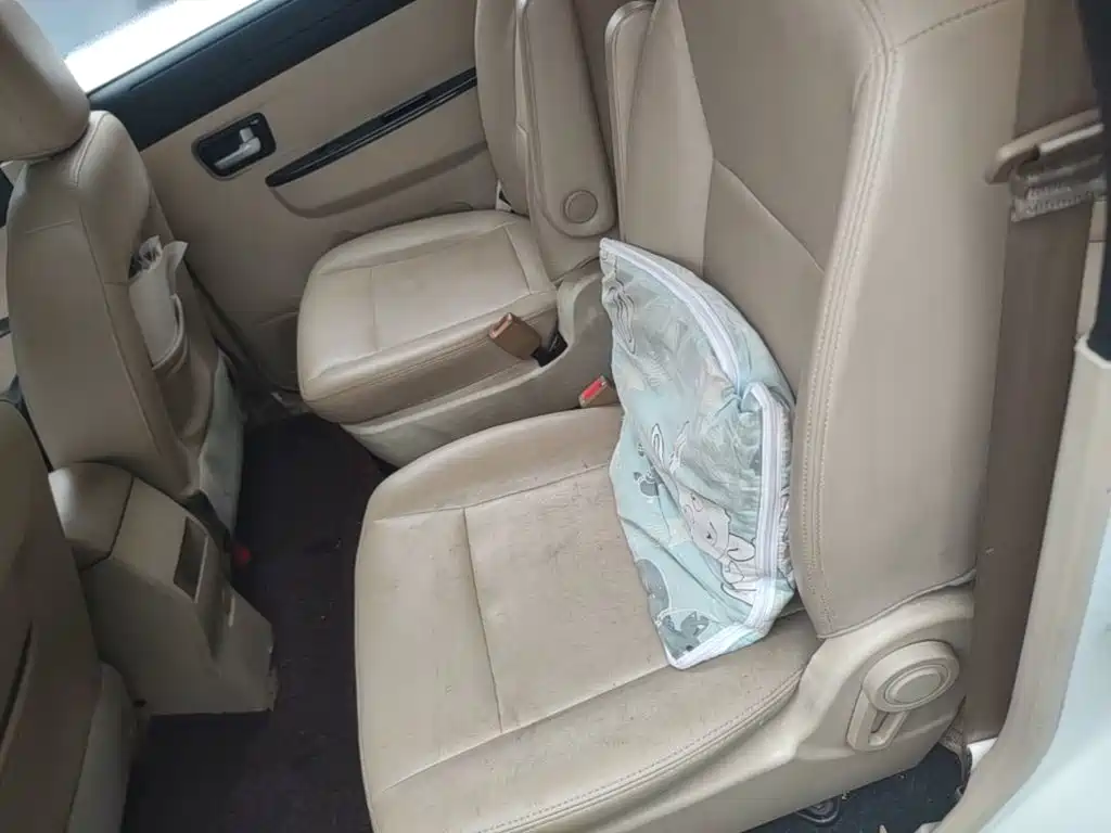 Dongfeng Fengguang Fengguang 360 2015 2015 1.5L Manual Comfort II 7-seater