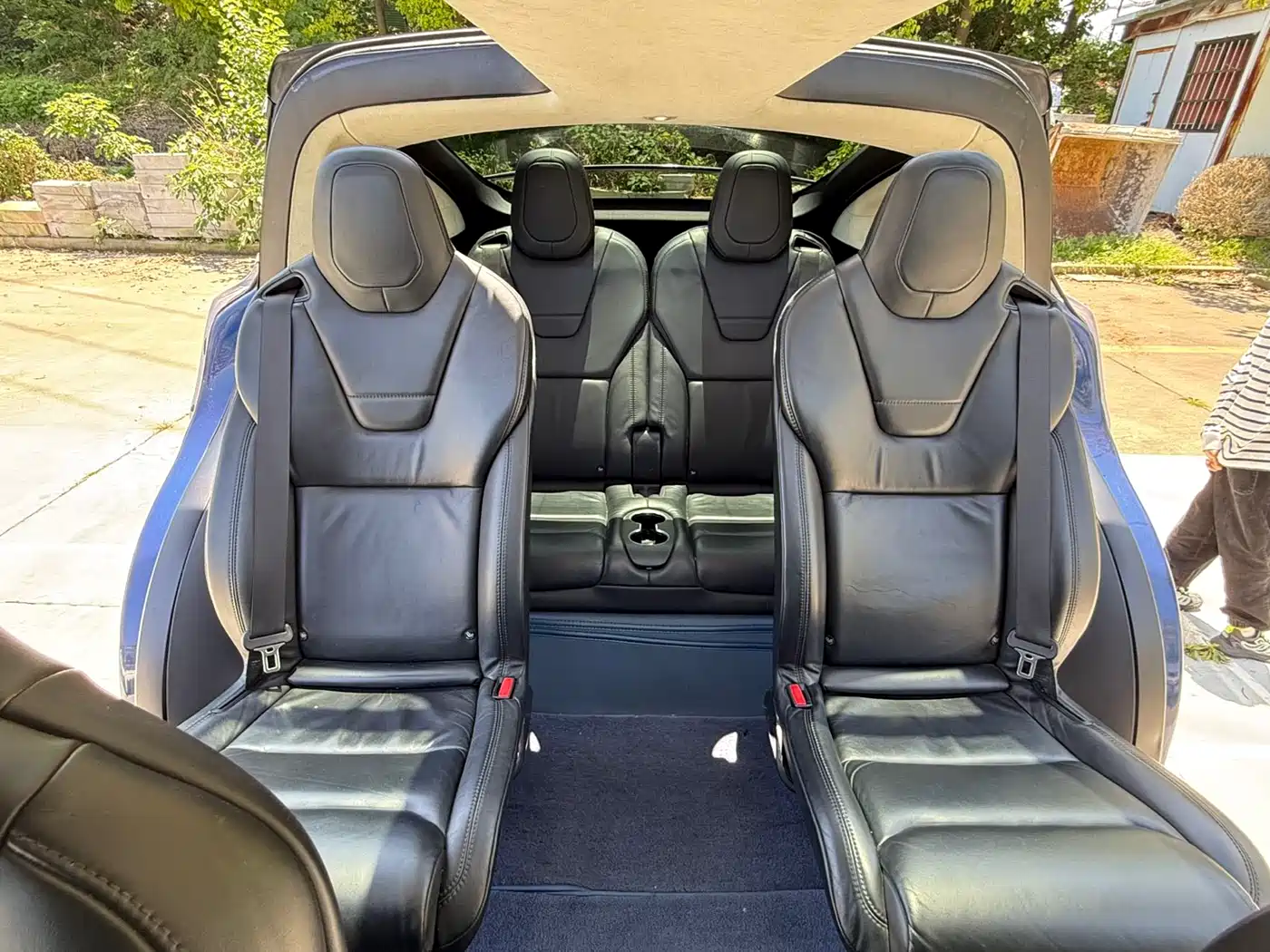 TESLA MODEL X