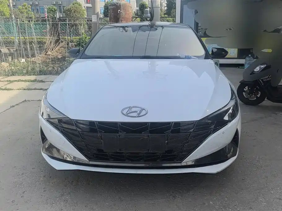 Hyundai Elantra 2021 240TGDi DCT LUX Premium Edition фото 2