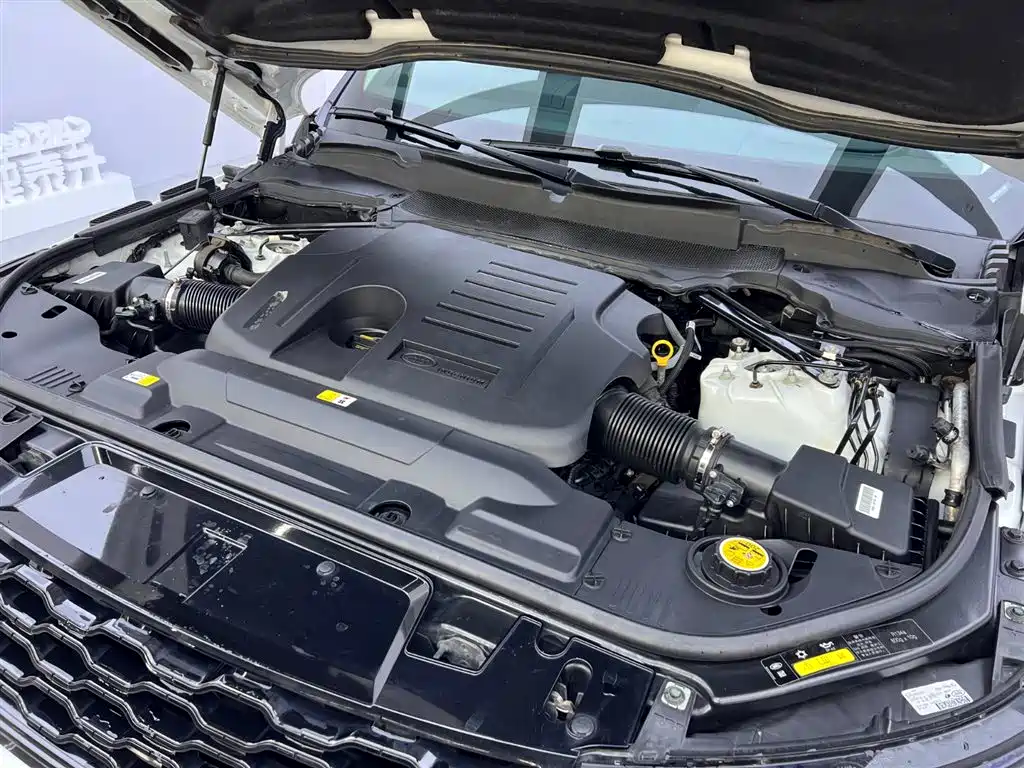 Land Rover Range Rover Sport 2022 3.0 L6 Gloss Black Edition фото 32