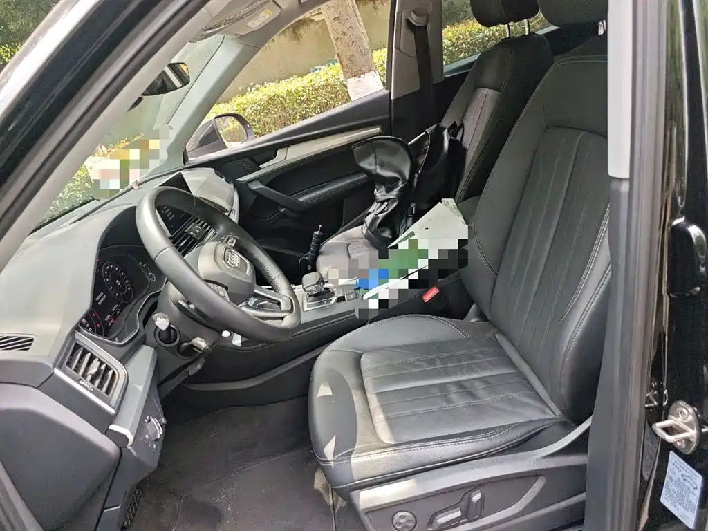 Audi Q5L 2020 Facelift 40 TFSI Honor Fashion фото 11