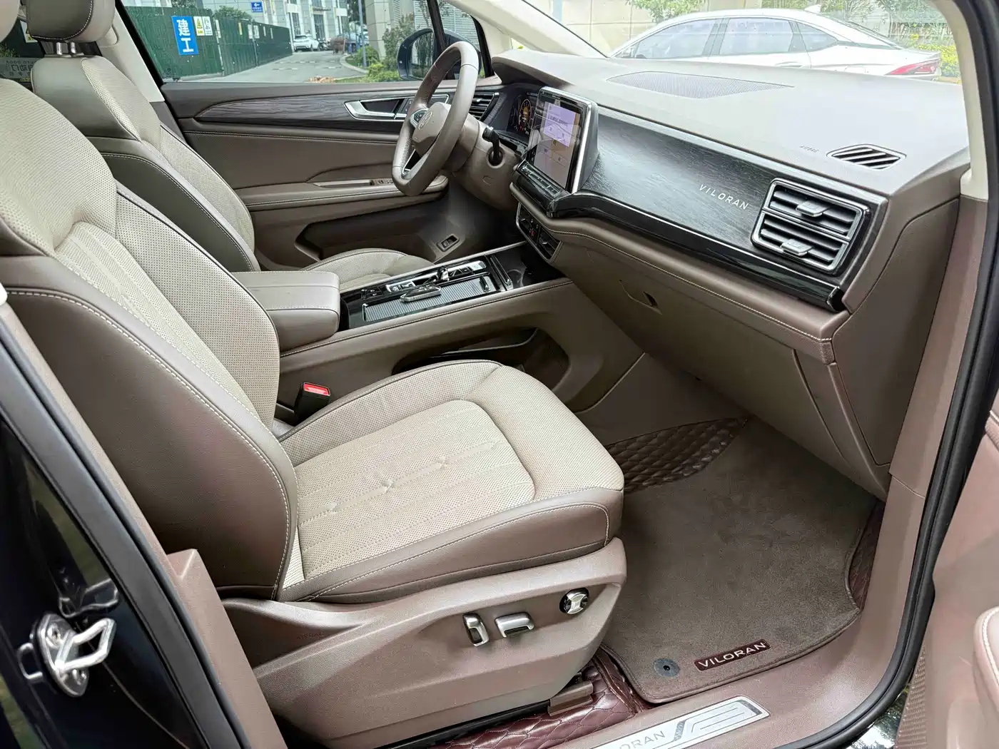 Volkswagen Viloran 2023 330TSI Luxury Edition фото 34