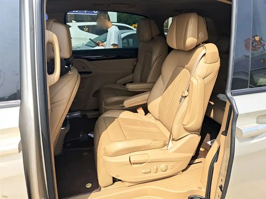 Buick GL8 2017 ES 28T Flagship China V фото 13