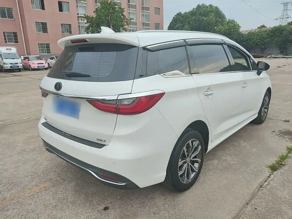 BYD Song MAX 2019 1.5T Auto Smart Connect Premium 6-seater China VI фото 7