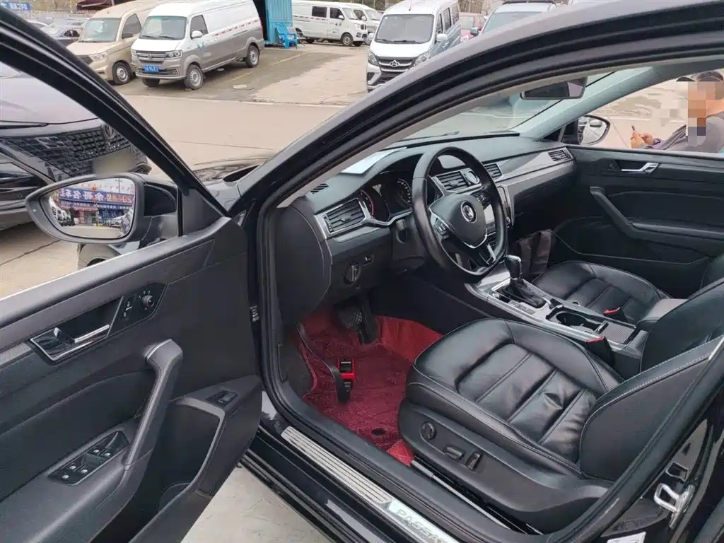 Volkswagen Passat 2017 330TSI DSG Prestige фото 16