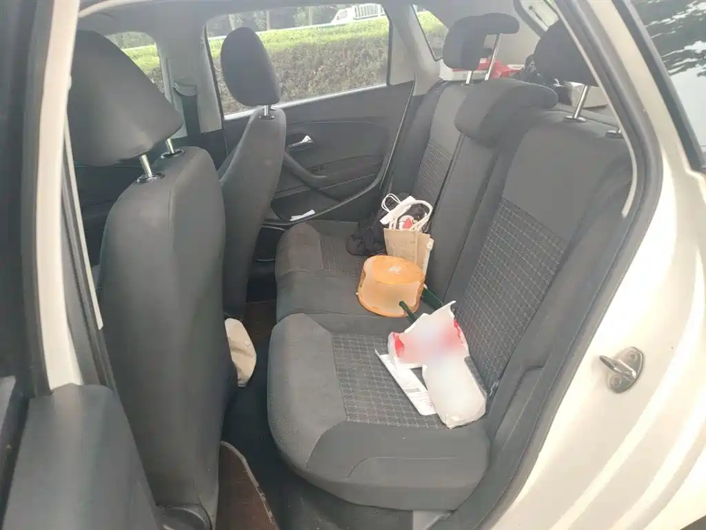 Volkswagen Polo 2016 1.6L Automatic Comfort фото 13