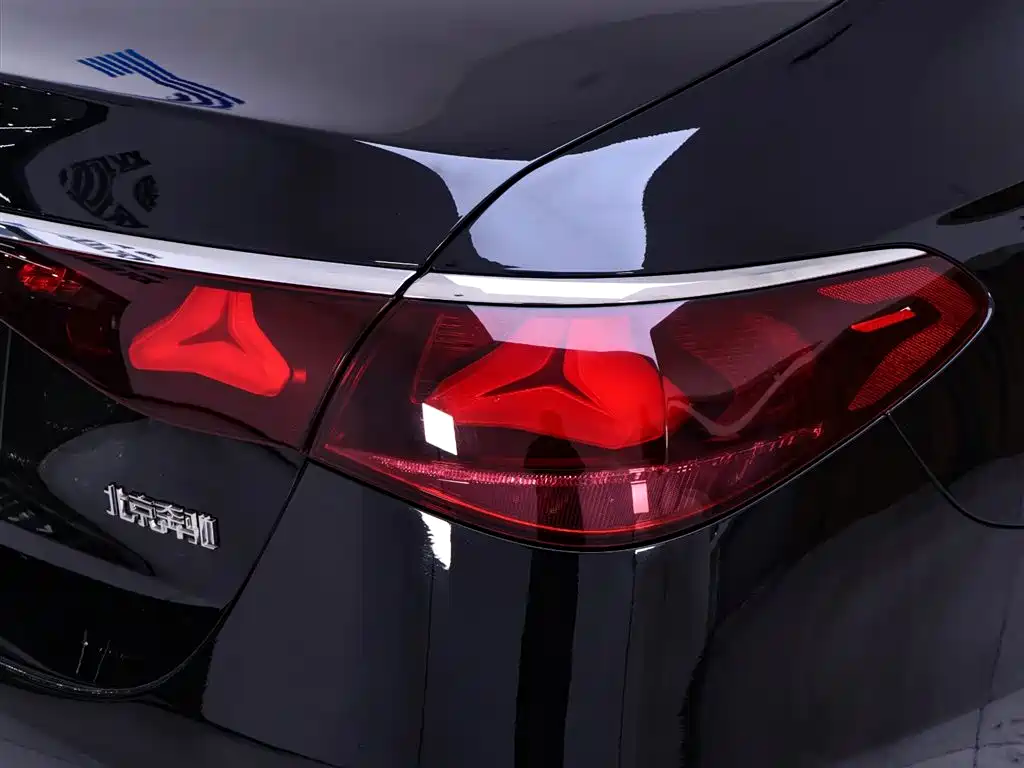 Mercedes-Benz E-Class 2024 E 300 L Fashion фото 9