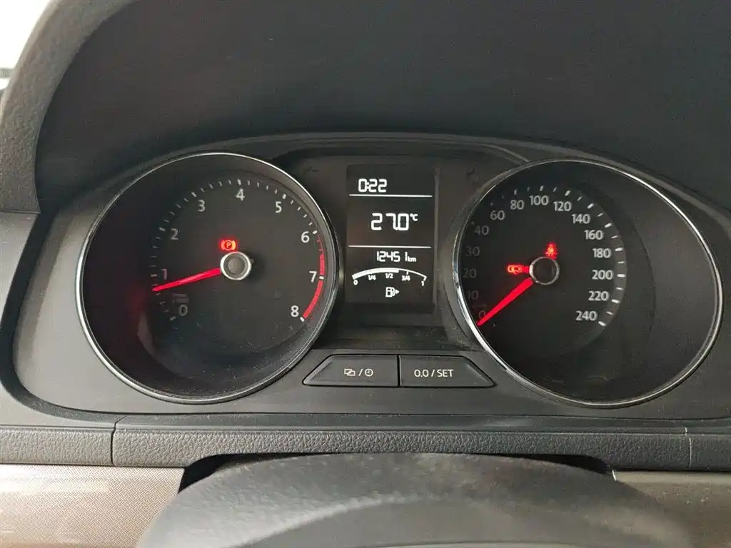 Volkswagen Lavida 2018 Classic 1.5L Manual Comfort China VI фото 12