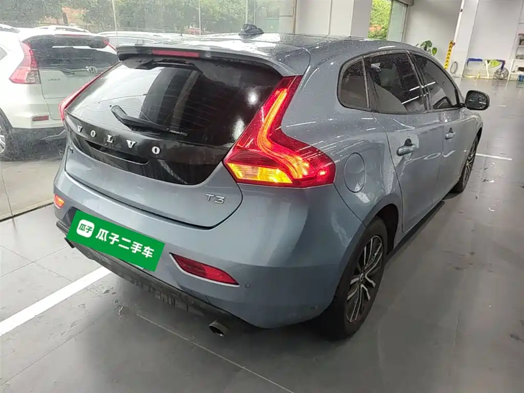 Volvo V40 2019 2019 T3 Momentum