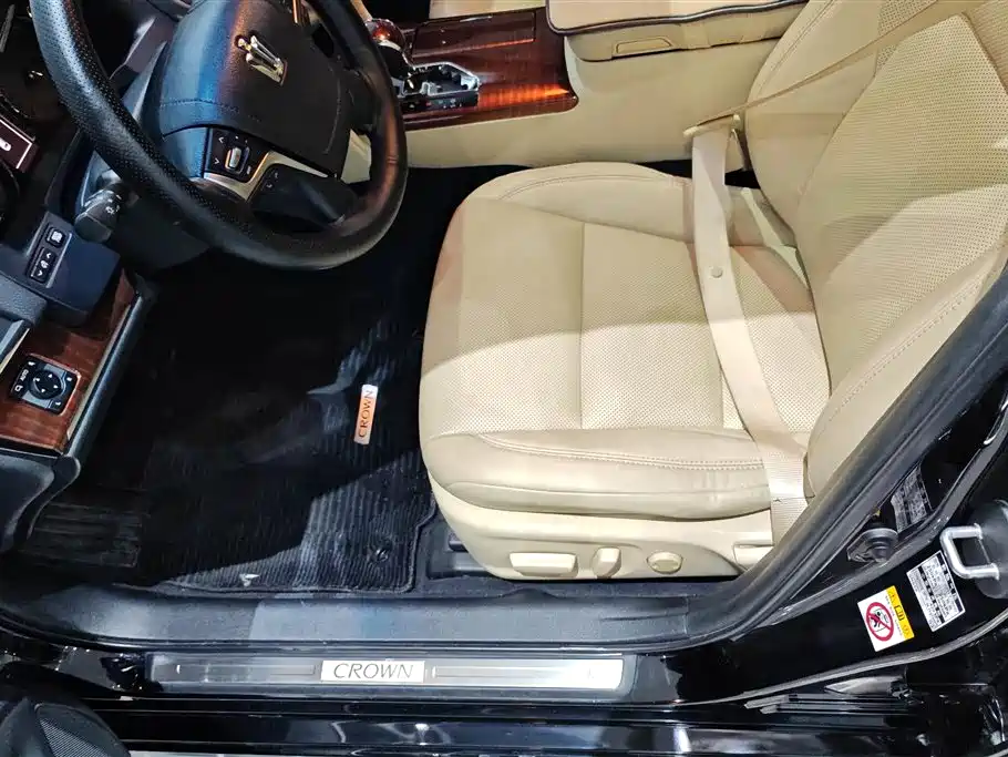 Toyota Crown 2015 2.0T Fashion фото 9