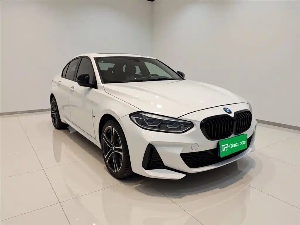 BMW 1 Series 2021 125i M Sport Black Night Edition фото 3