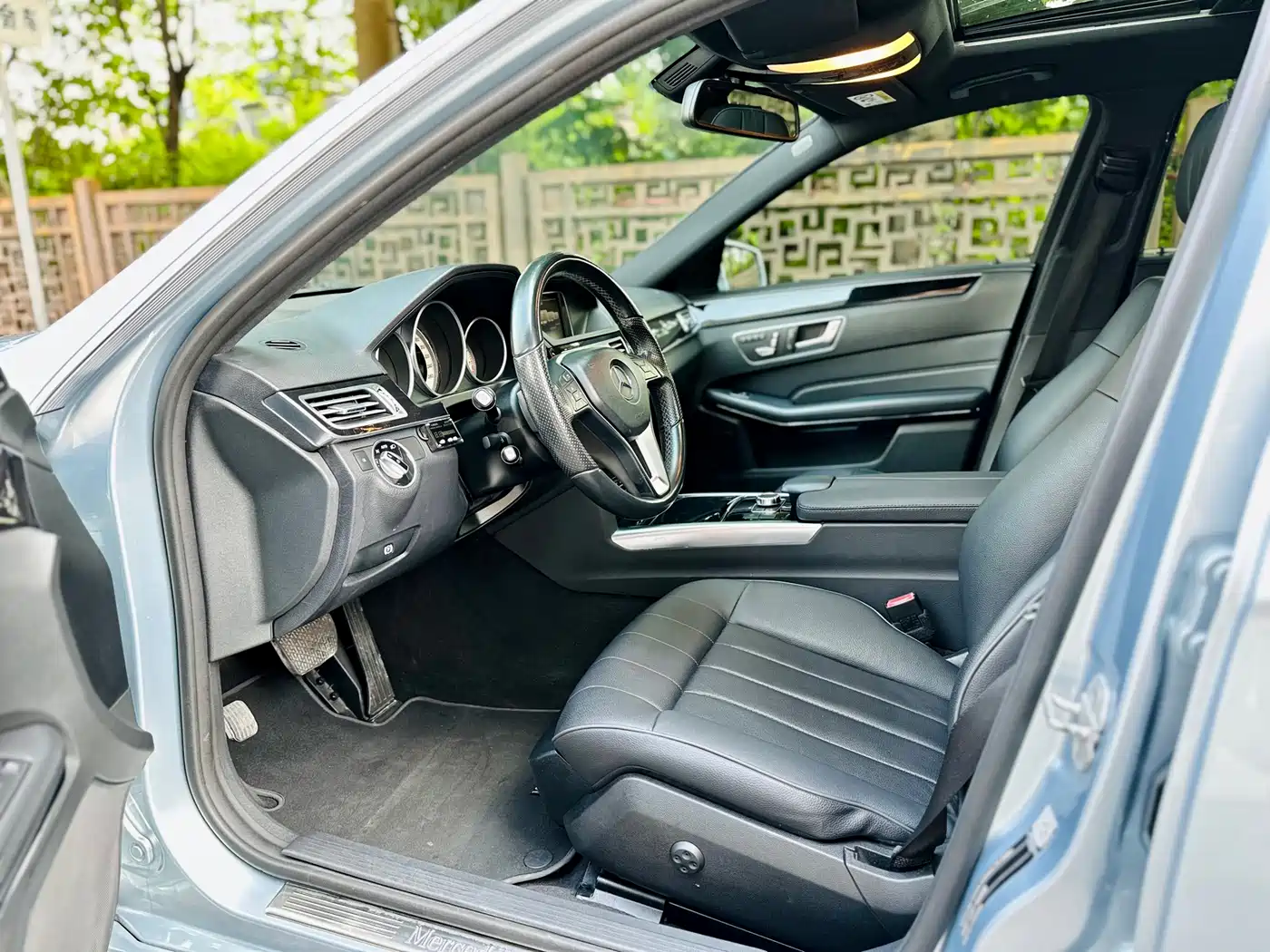 Mercedes-Benz E-Class 2015 Facelift E 260 L Sport фото 13