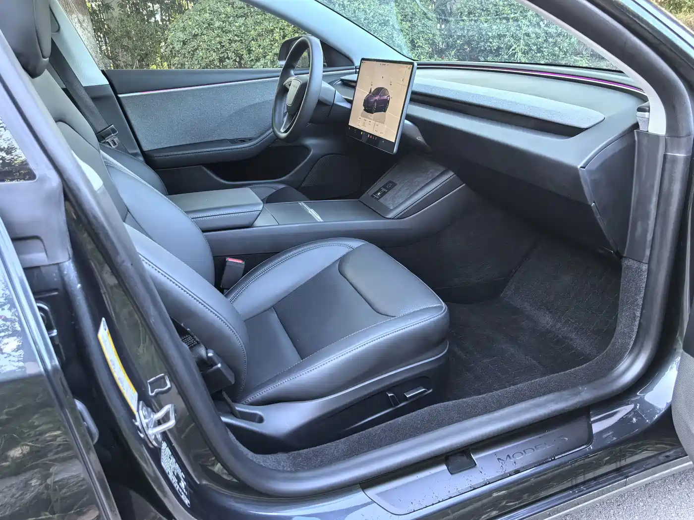 Фото 9 - Tesla Model 3