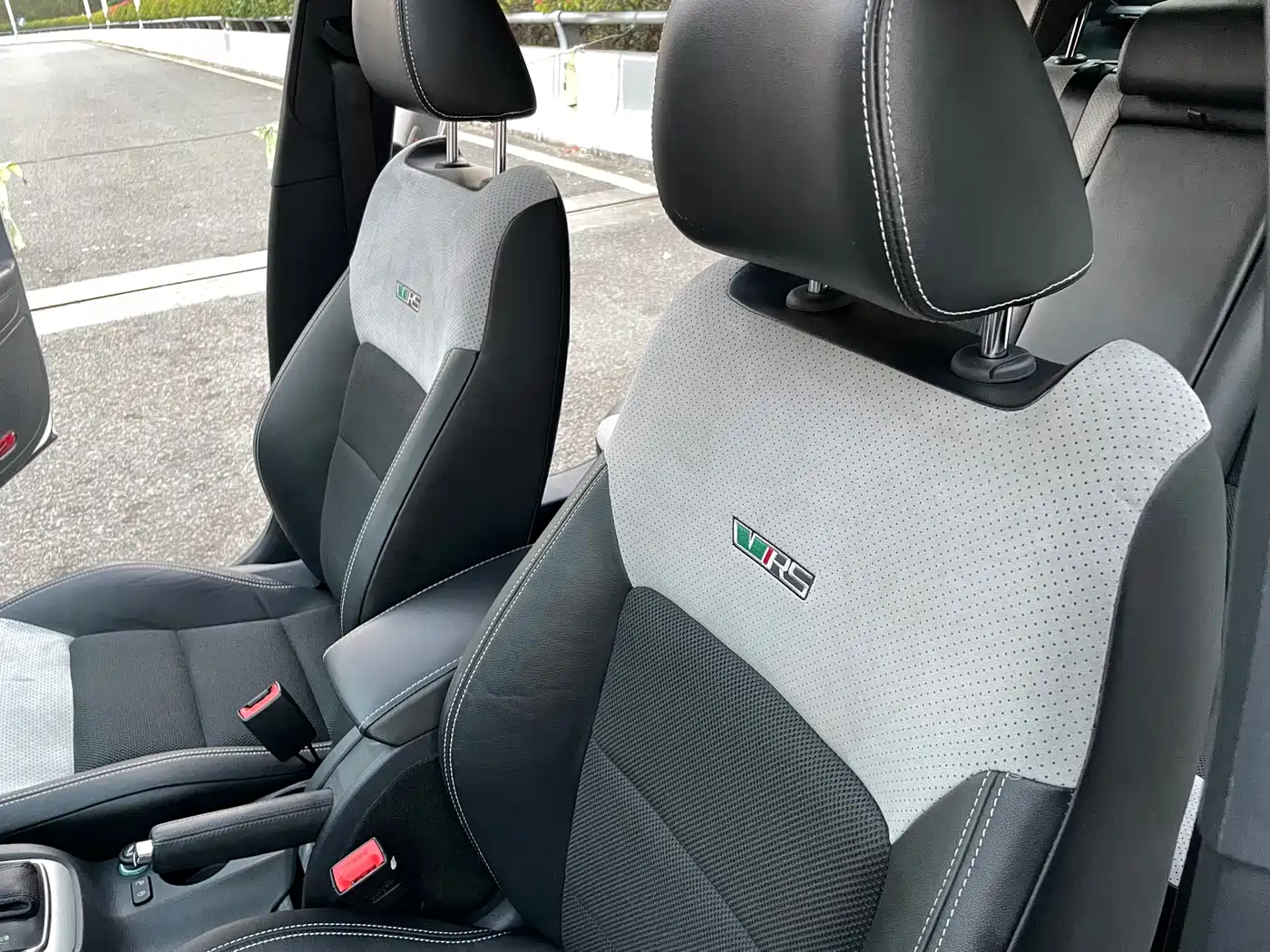 Škoda Octavia 2010 2.0TSI RS фото 12