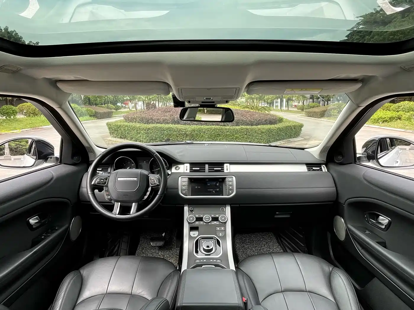 Land Rover Range Rover Evoque 2017 2.0T SE Smart Shine Edition фото 14