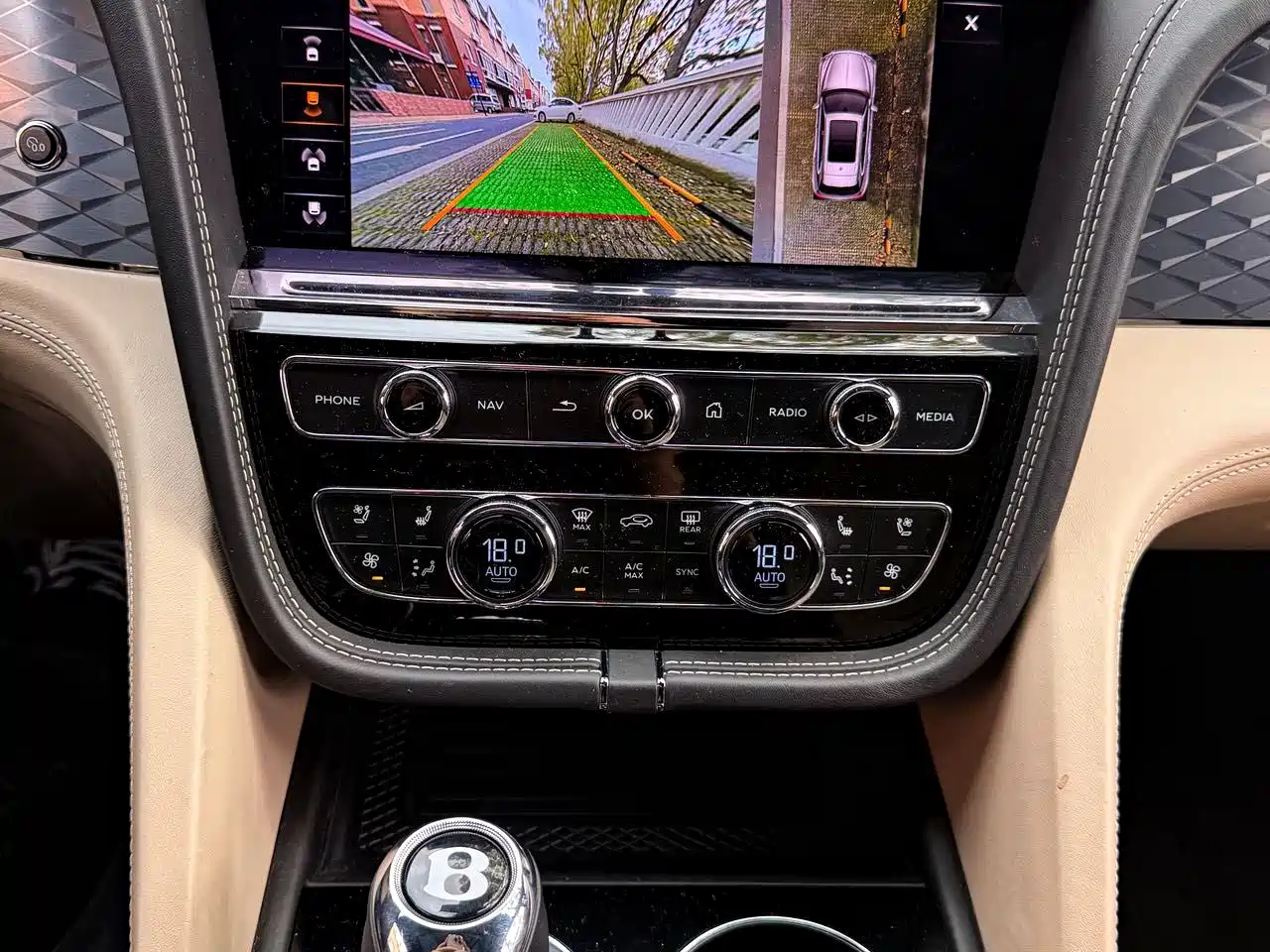 BENTLEY TIMYUE PLUG IN HYBRID