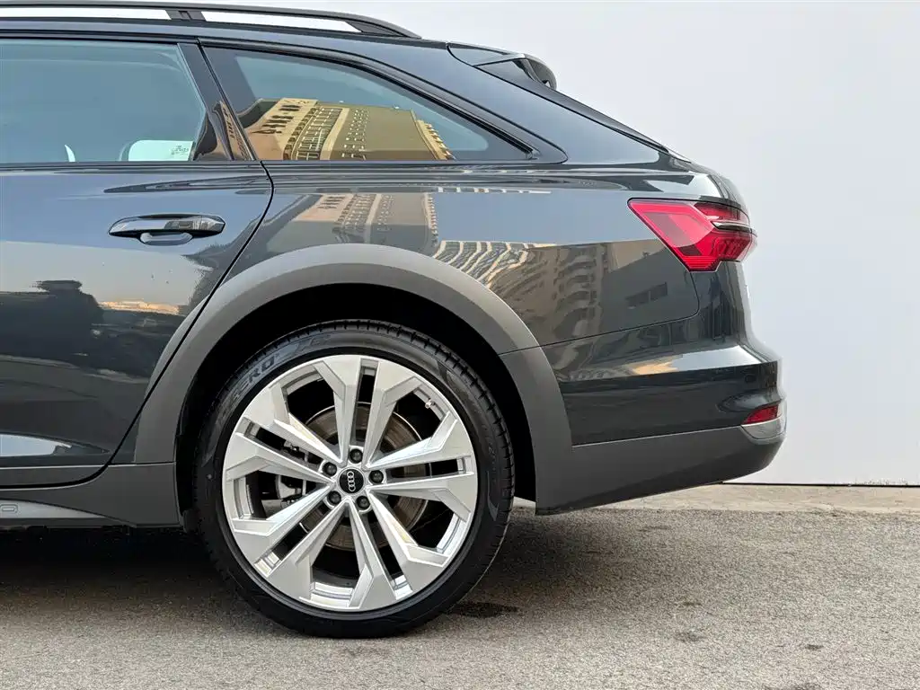 Audi A6 (Import) 2021 allroad quattro Explorer 55 TFSI Premium Off-road фото 4