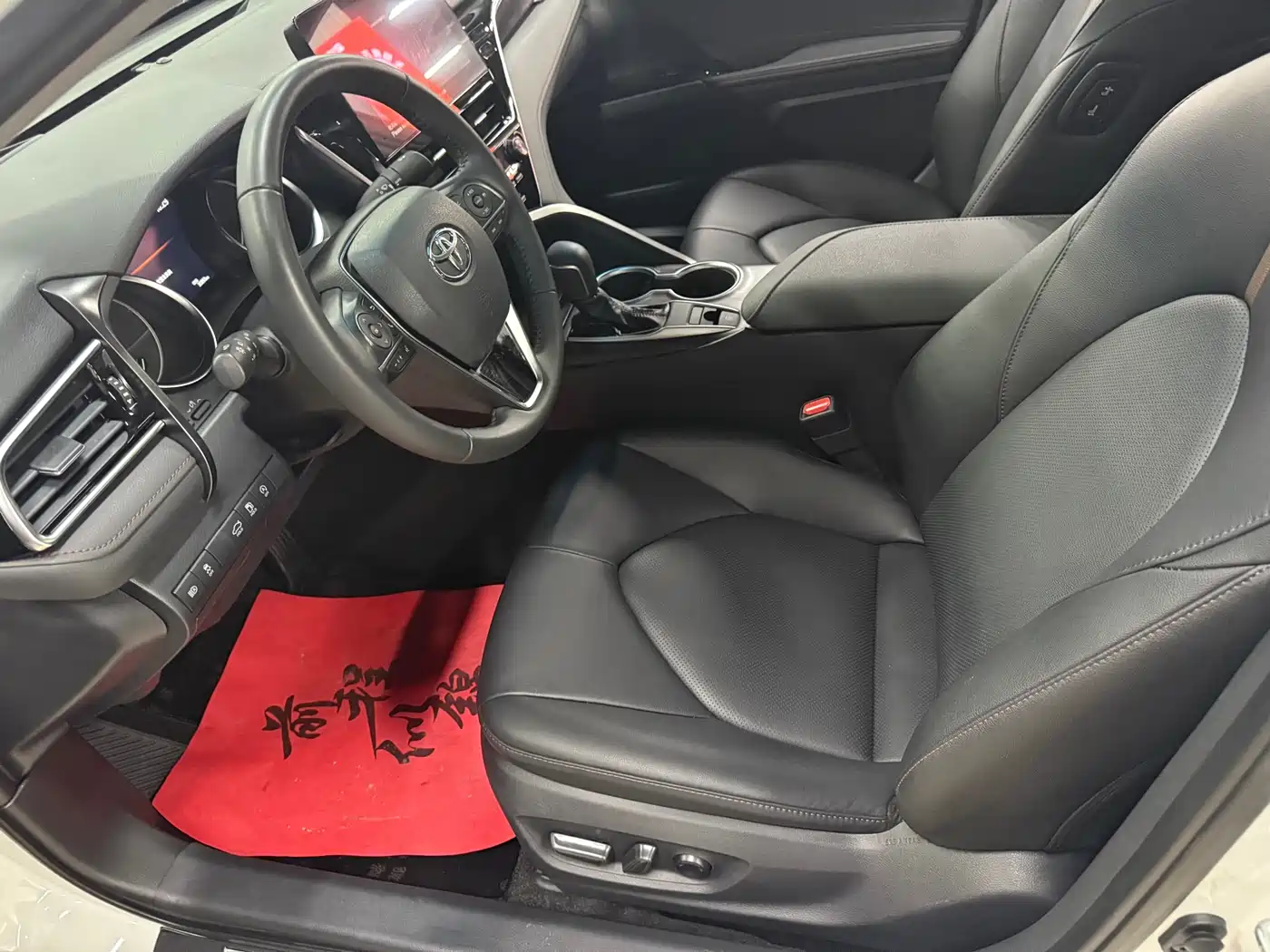 Toyota Camry 2023 2.0G Luxury Edition фото 9