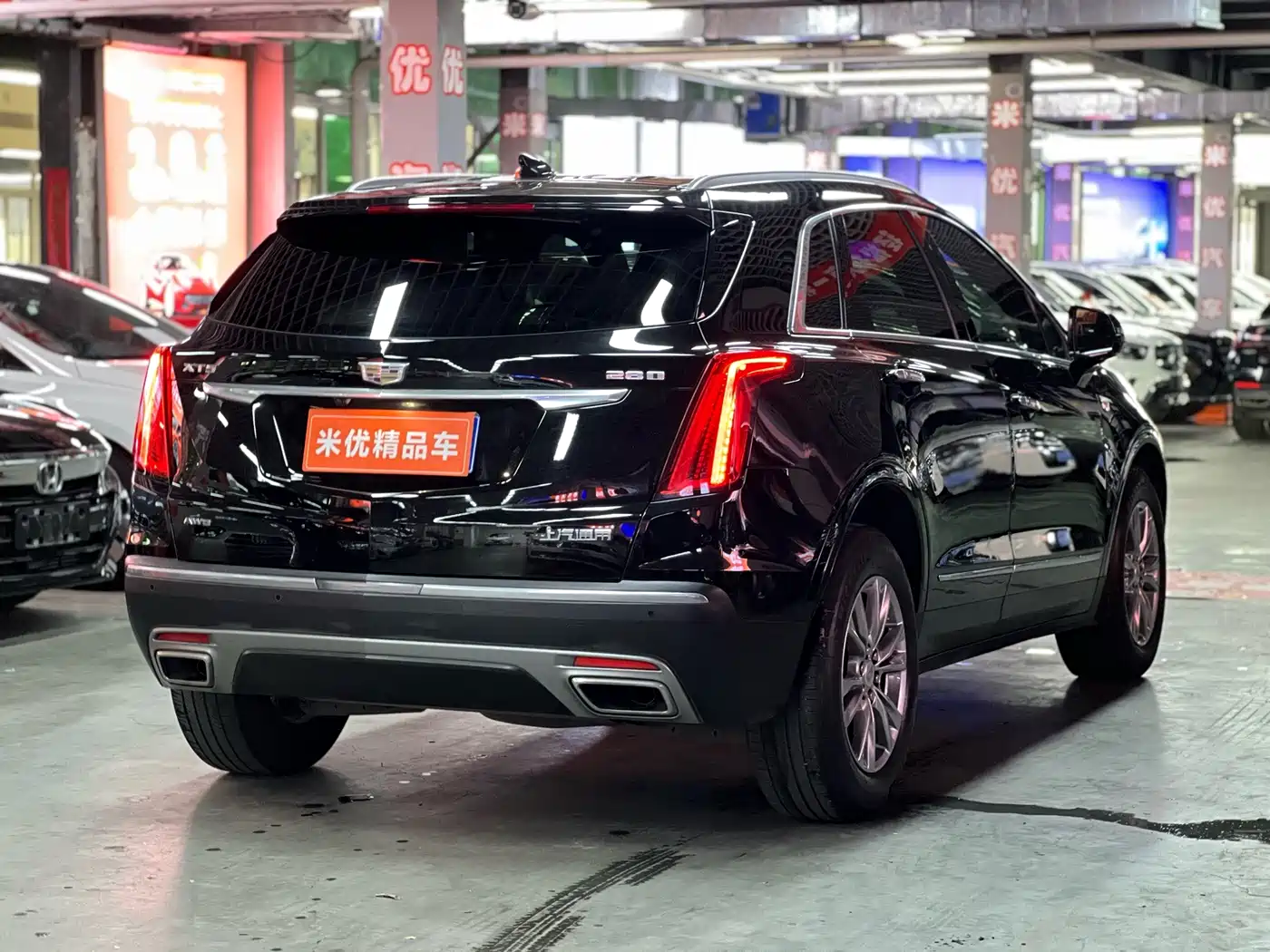 Фото 7 - Cadillac XT5