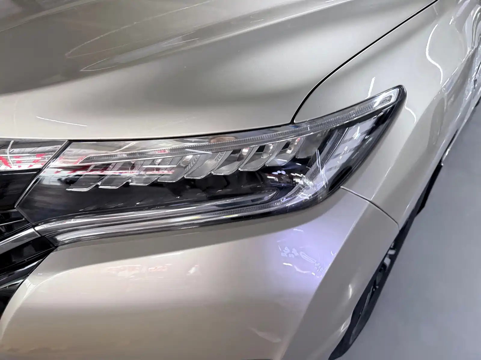 Фото 4 - Honda UR-V