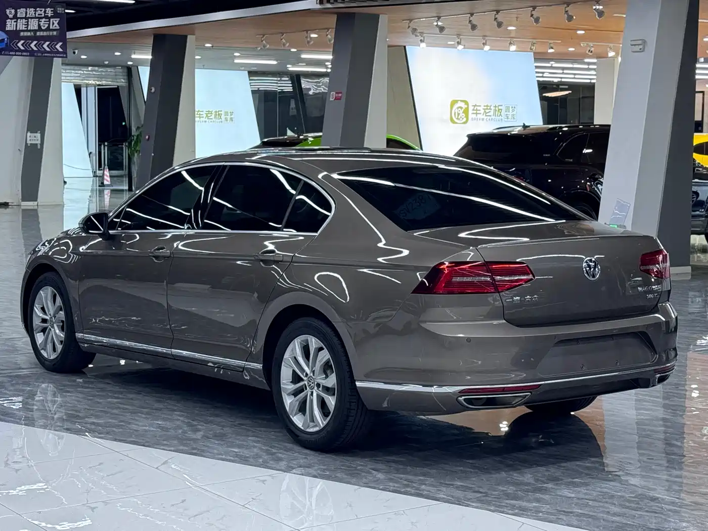 Volkswagen Magotan 2018 Facelift 380TSI DSG Luxury фото 4