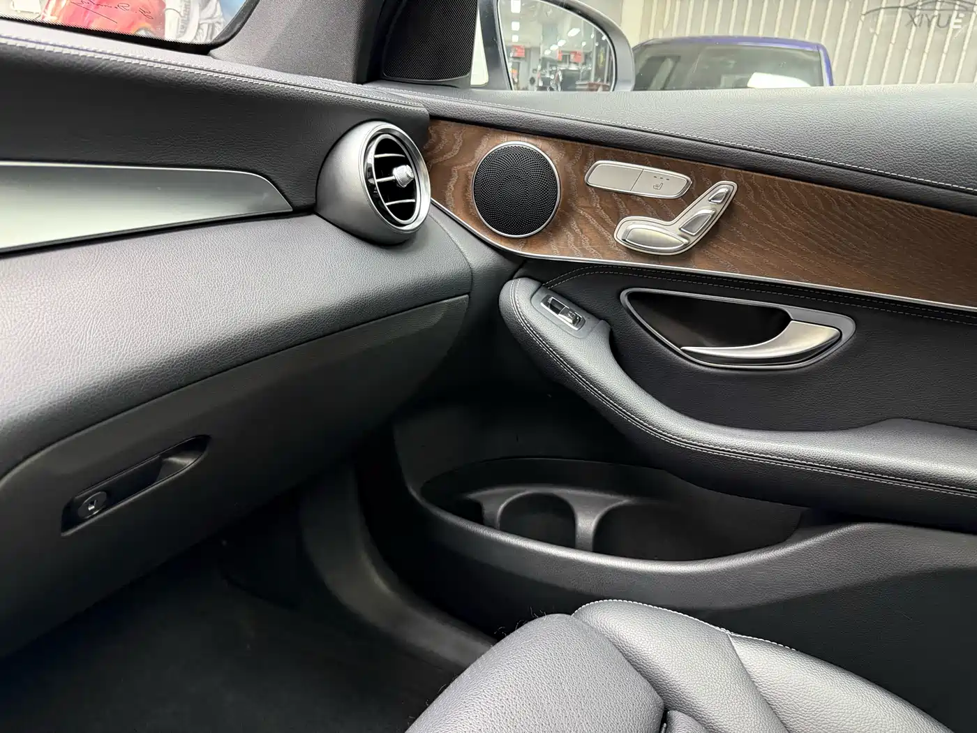 Mercedes-Benz GLC 2016 GLC 300 4MATIC Dynamic фото 15
