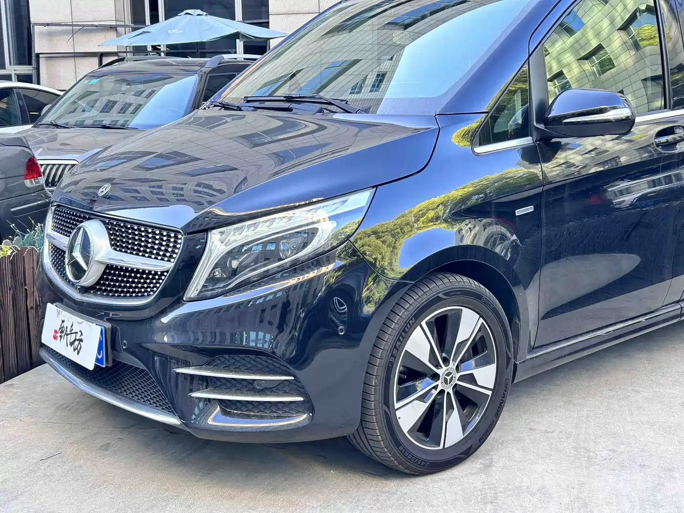 Mercedes-Benz V-Class 2020 Model V 260 L Long Wheelbase Luxury фото 5