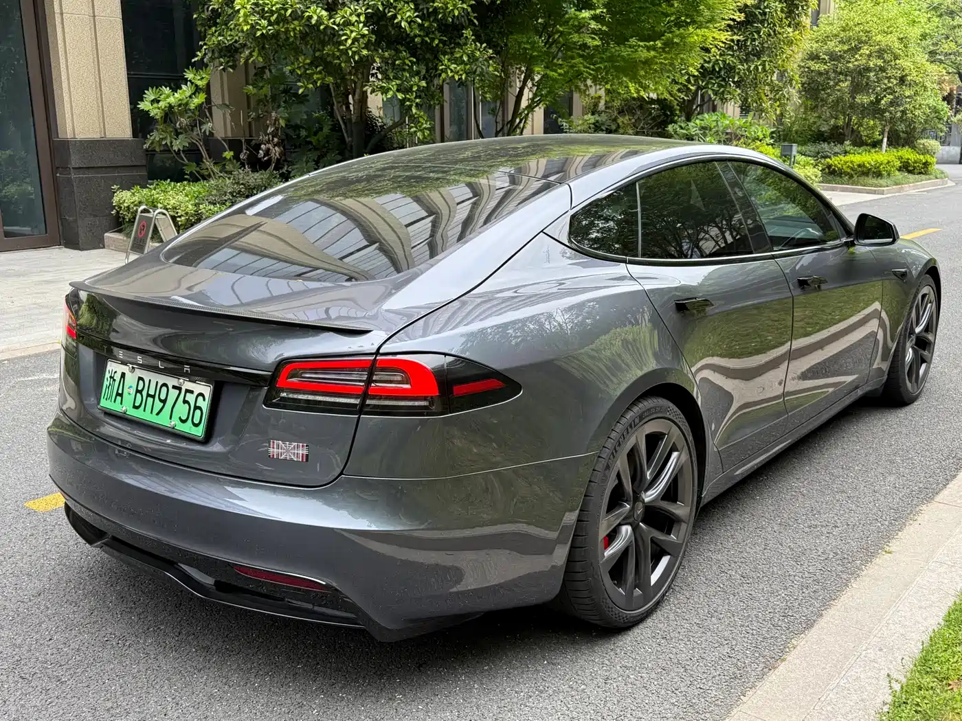 TESLA MODEL S