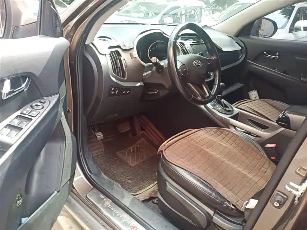 Kia Sportage 2015 2.0L Automatic 2WD DLX фото 16