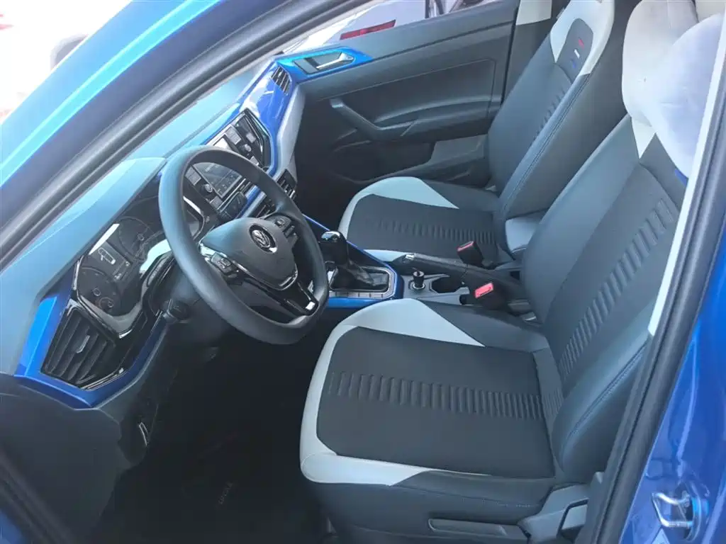 Volkswagen Polo 2019 Plus 1.5L Automatic Colorful Tech Edition фото 15