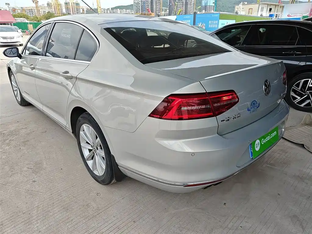 Volkswagen Magotan 2017 330TSI DSG Leading фото 5