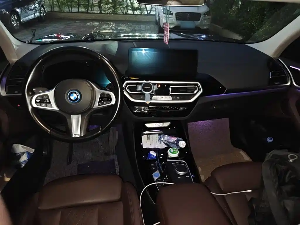 BMW iX3 2022 Leading Edition фото 13