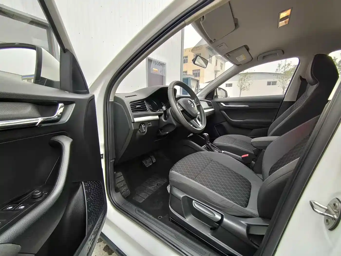 Škoda Kamiq 2020 Model 1.5L Automatic Standard фото 6
