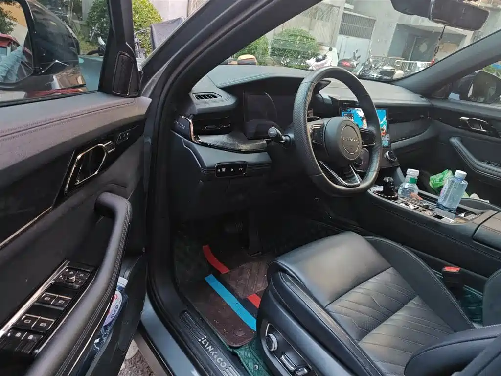 Lynk & Co 09 EM-P 2021 2.0T PHEV Halo 6-seater фото 17