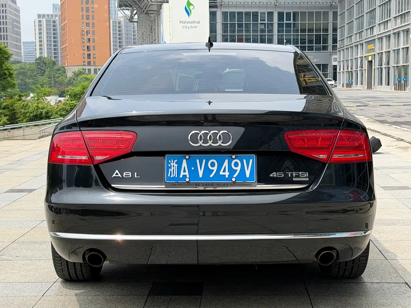 Фото 5 - Audi A8