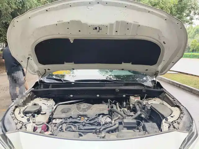 Toyota Venza 2022 Dual Engine 2.5L CVT 2WD Premium — фото 3