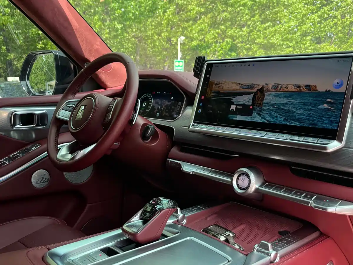 TANK TANK 700 NEW ENERGY