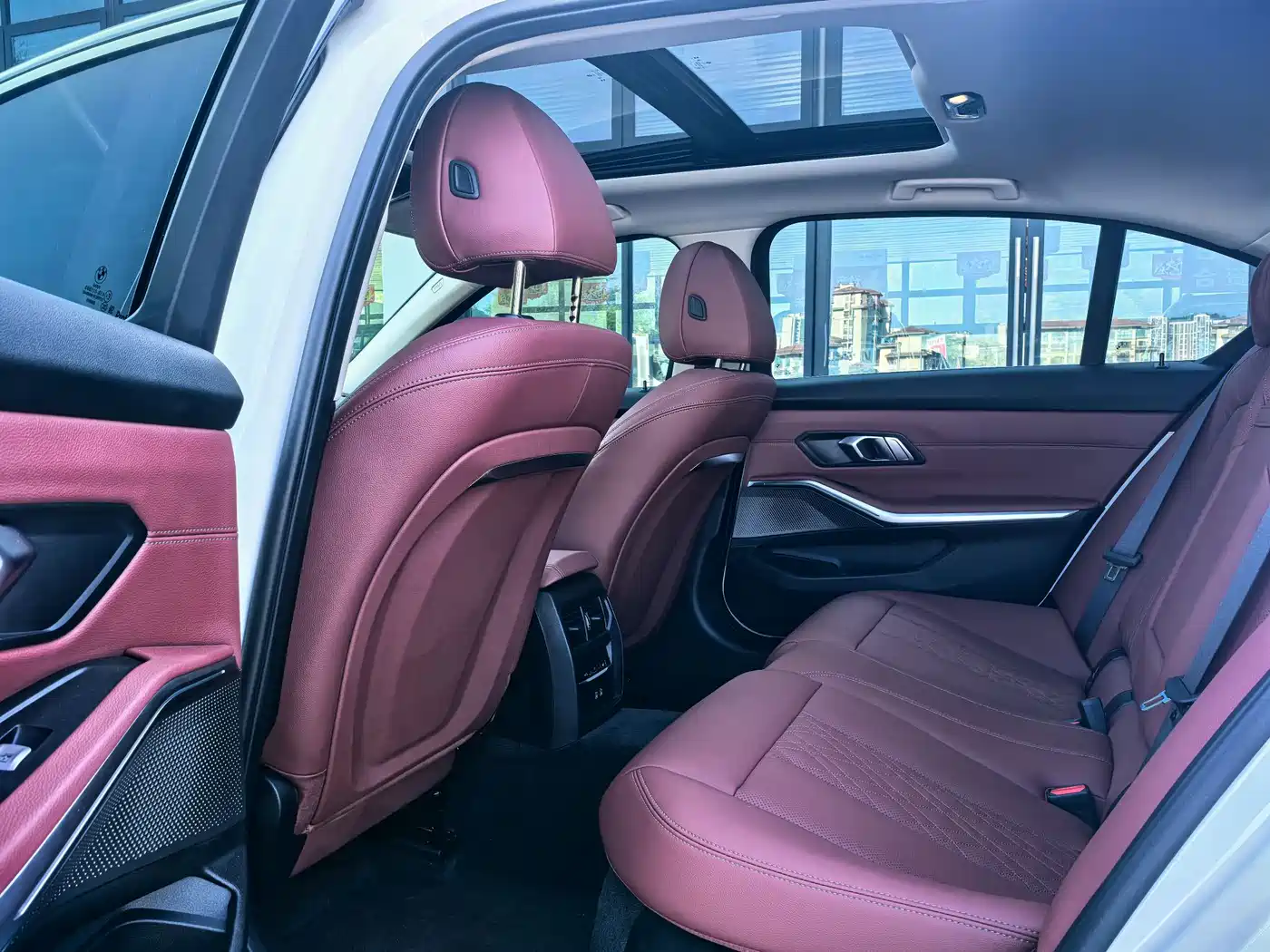 BMW 3 Series 2025 325Li M Sport Package фото 8