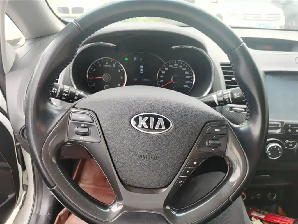 Kia K3 2016 1.6L Automatic GLS фото 11