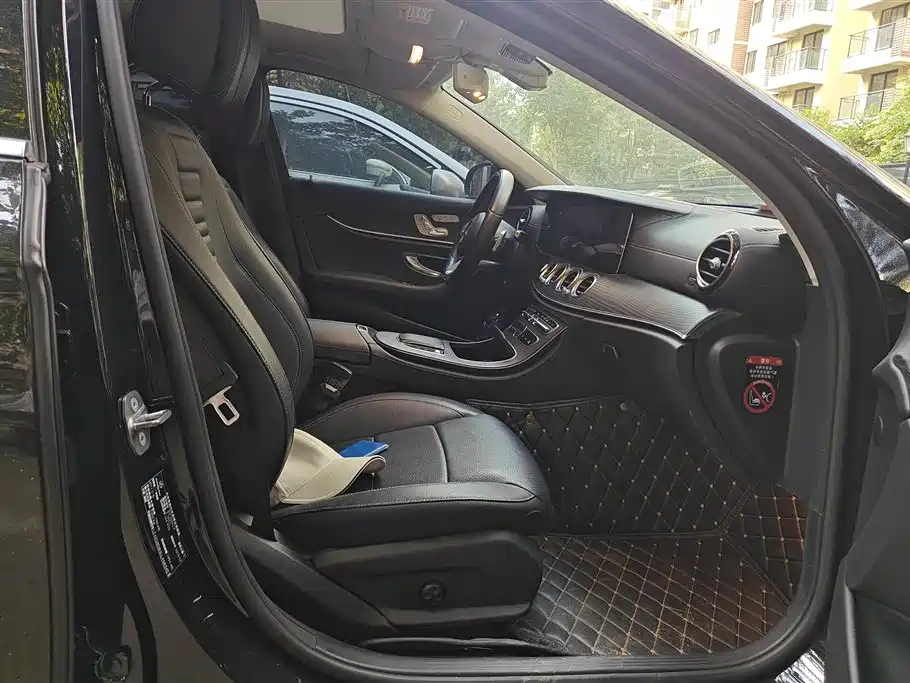 Mercedes-Benz E-Class 2020 E 300 L Sport Luxury Model фото 8
