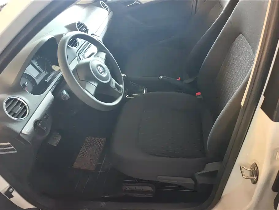 Volkswagen Jetta 2015 Value Edition 1.6L Automatic Comfort фото 9