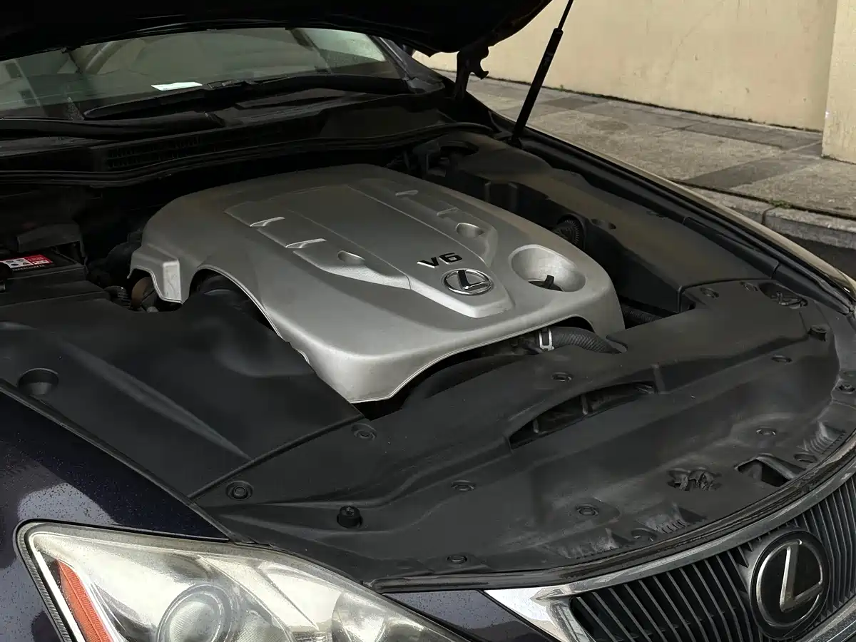 Lexus IS 2009 300C фото 29