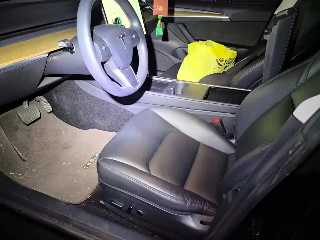 Photo 3 - Tesla Model 3