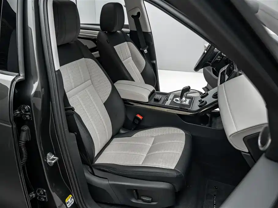 Land Rover Range Rover Evoque 2021 Range Rover Evoque L 249PS R-Dynamic First Edition Launch Edition фото 21